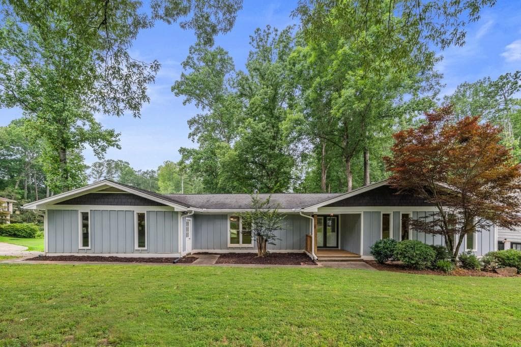 4370 Mabry Lane, Roswell, GA 30075 — most recent listing photo
