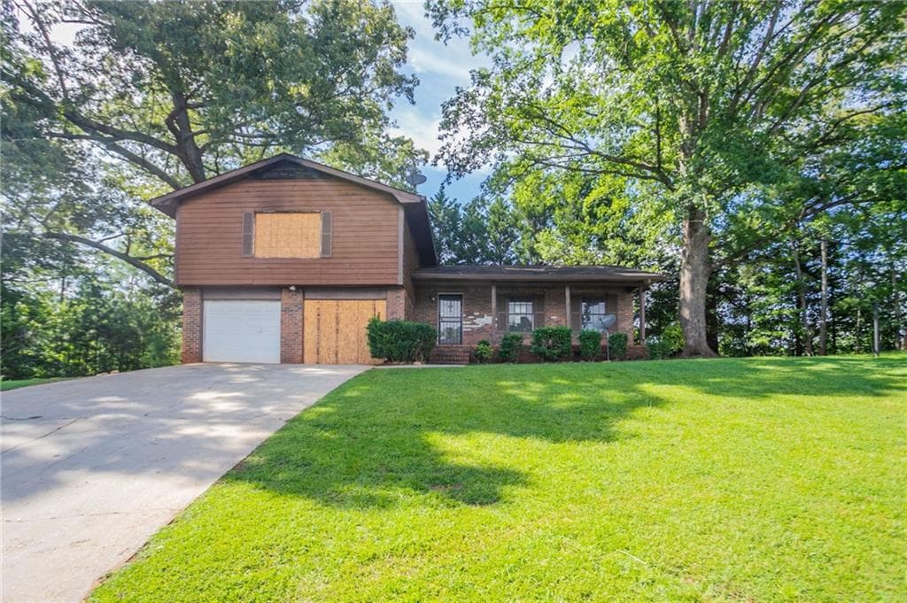4 bedroom, 2 bathroom, 2,072 sq ft single family residence sold at 3600 River Hills Court, Ellenwood, GA 30294