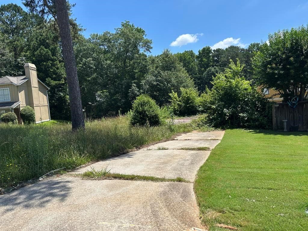 single family residence sold at 2048 W Morgans Bluff Court, Lithonia, GA 30058
