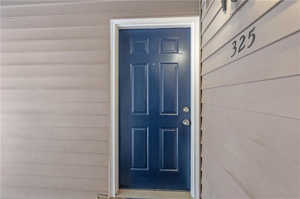 2 bedroom, 2 bathroom, 1,119 sq ft condominium sold at 325 Quail Run, Roswell, GA 30076