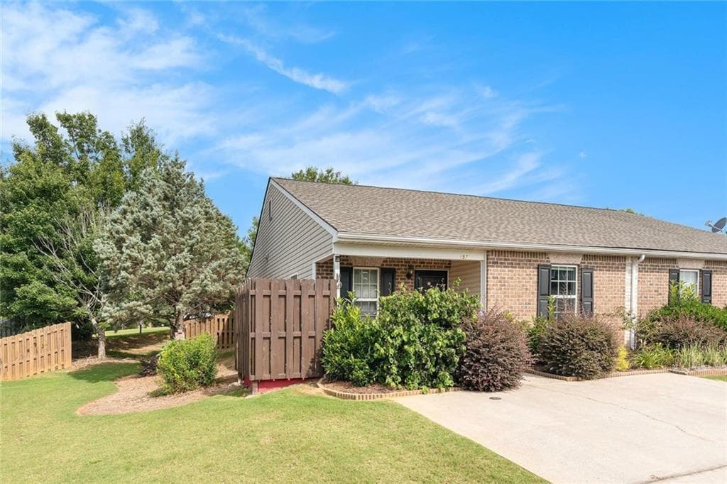 1572 Louise Anderson Drive, Griffin, GA 30224 — most recent listing photo