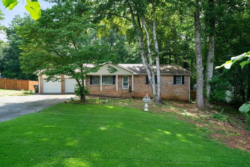 5070 Maryland Drive, Acworth, GA 30101 — most recent listing photo