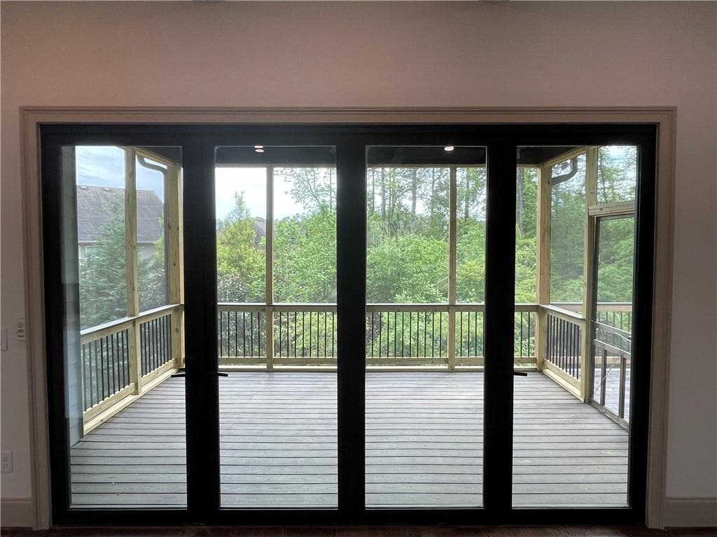 6 bedroom, 5 bathroom, 4,888 sq ft single family residence under contract at 987 Kora Drive, Marietta, GA 30064 — photo 5