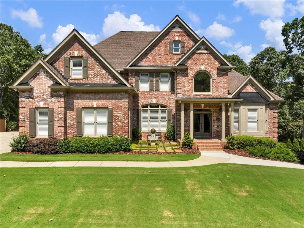 5 bedroom, 6 bathroom, 7,266 sq ft single family residence sold at 1930 Tee Drive, Braselton, GA 30517