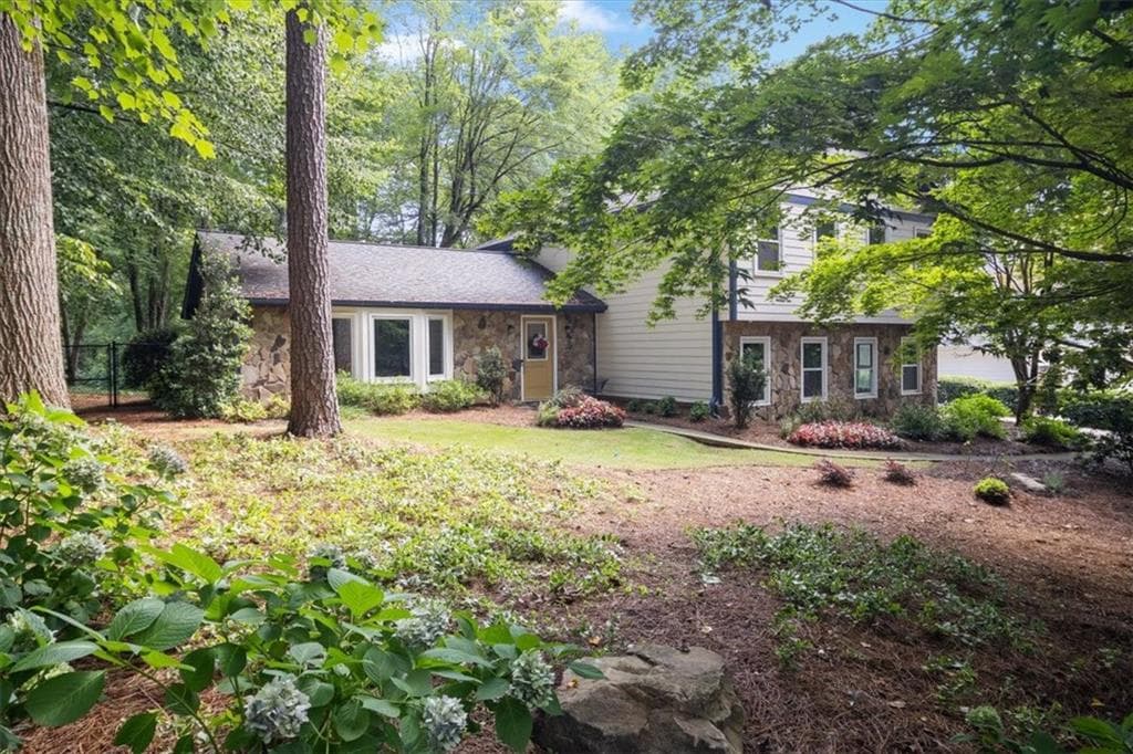 4989 Kings Wood Drive, Roswell, GA 30075 — most recent listing photo