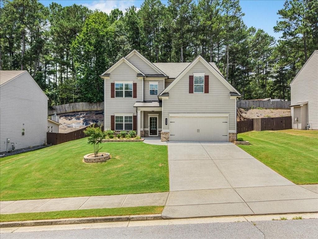 4 bedroom, 3 bathroom, 2,635 sq ft single family residence sold at 230 Evergreen Way, Loganville, GA 30052