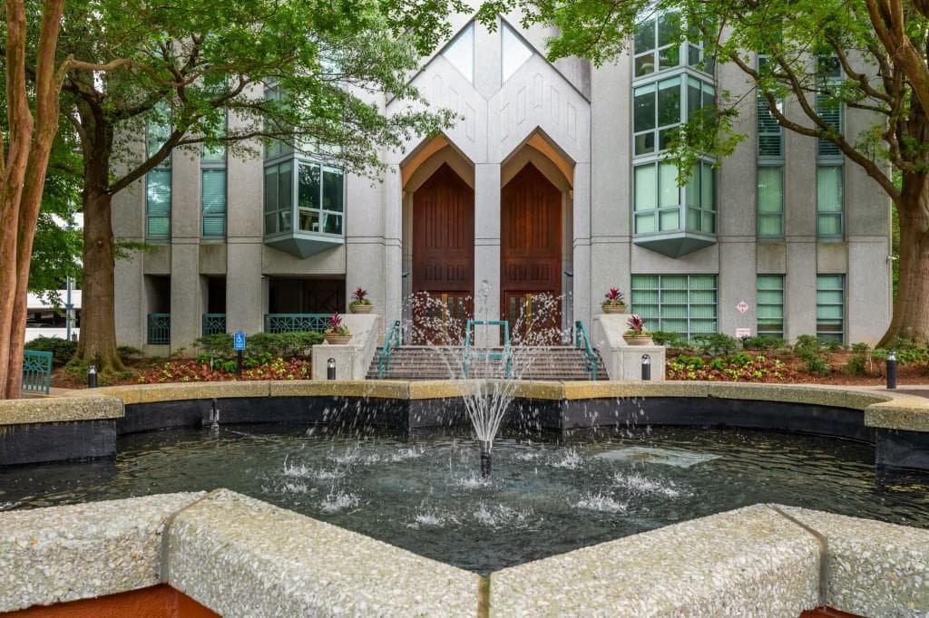 1 bedroom, 1 bathroom, 807 sq ft condominium under contract at 2870 Pharr Court 309, Atlanta, GA 30305 — photo 2