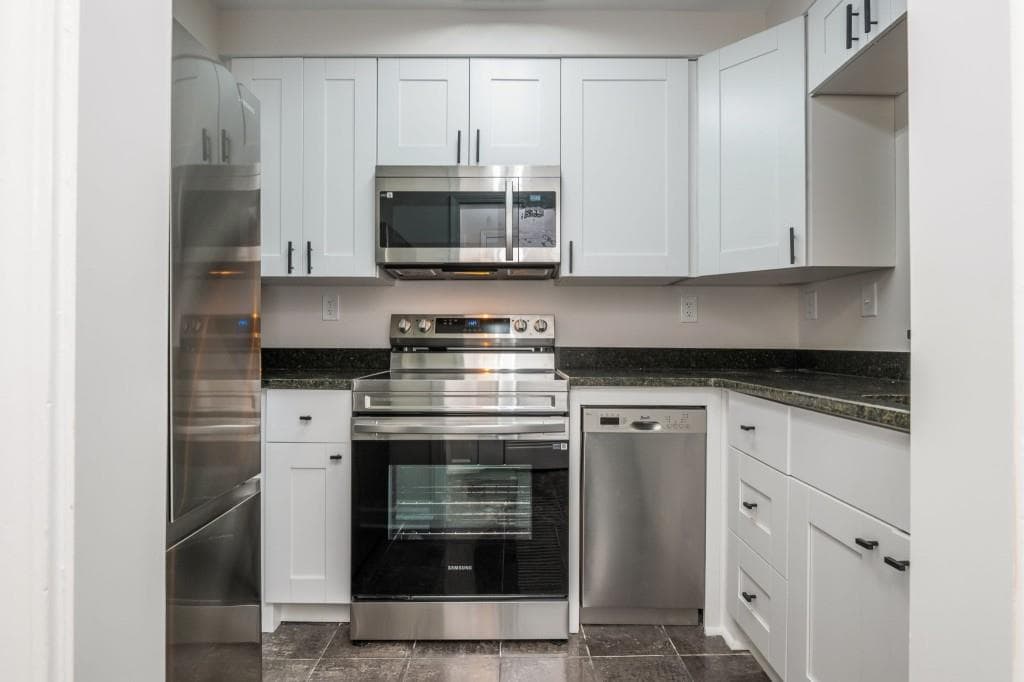1 bedroom, 1 bathroom, 807 sq ft condominium under contract at 2870 Pharr Court 309, Atlanta, GA 30305 — photo 4