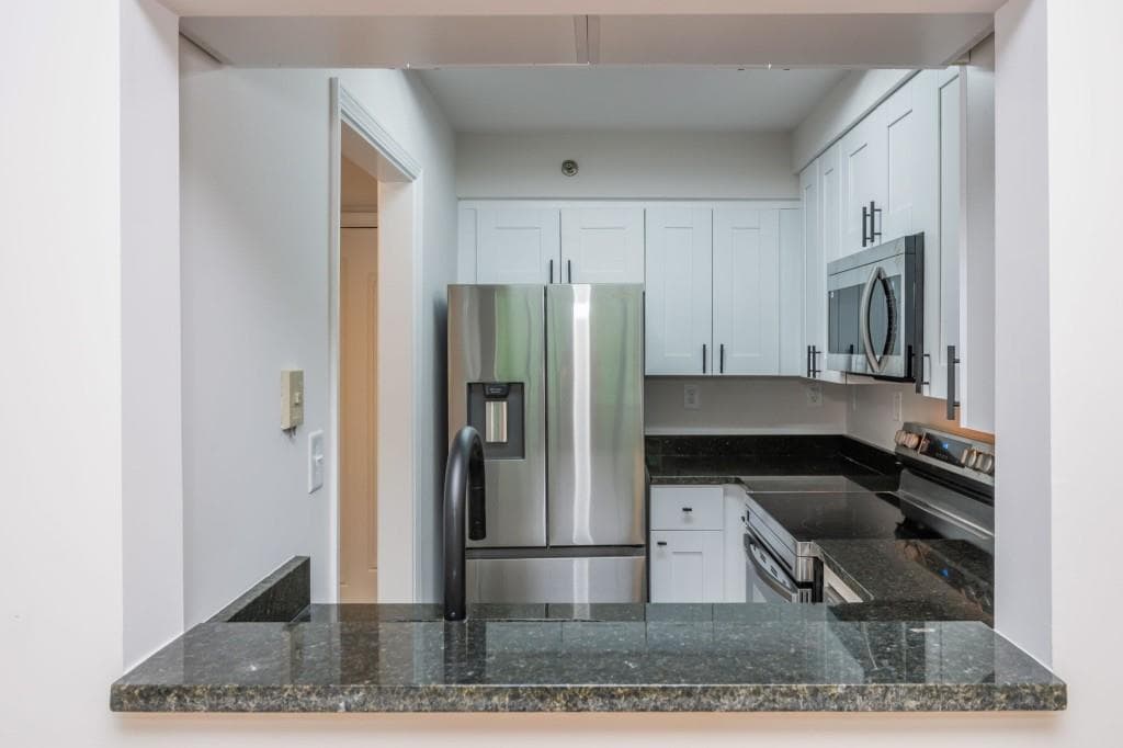 1 bedroom, 1 bathroom, 807 sq ft condominium under contract at 2870 Pharr Court 309, Atlanta, GA 30305 — photo 8