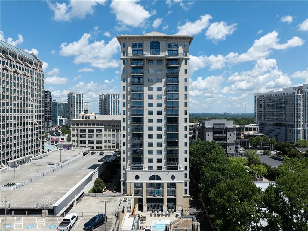 2 bedroom, 2 bathroom, 1,233 sq ft condominium sold at 3040 Peachtree Road 1211, Atlanta, GA 30305