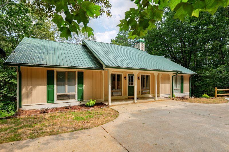 5 bedroom, 3 bathroom, 3,160 sq ft single family residence sold at 39 SCHWARZWALD STRASSE, Helen, GA 30545