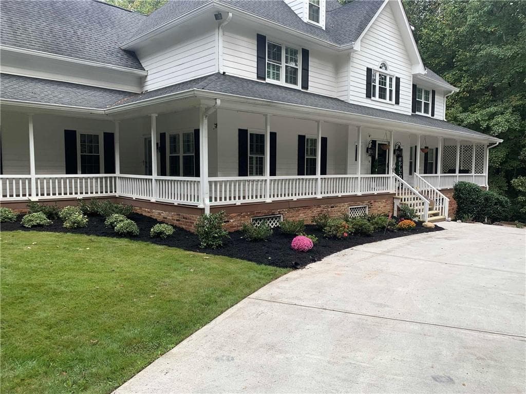 5 bedroom, 4 bathroom, 7,103 sq ft single family residence under contract at 125 Sir Lancelot Court, Fayetteville, GA 30214 — photo 2