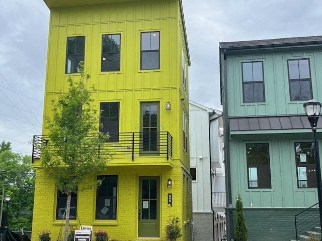 968 Bibbs Circle, Atlanta, GA 30318 — most recent listing photo