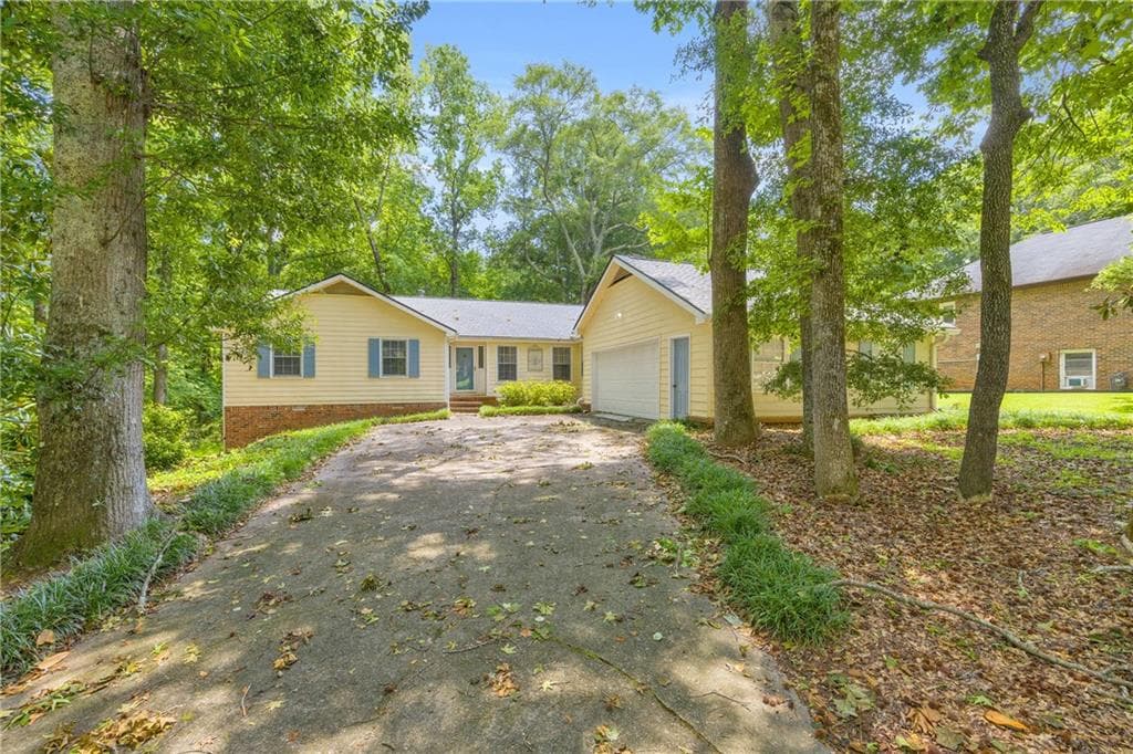 1601 Christopher Drive, Jonesboro, GA 30236 — most recent listing photo