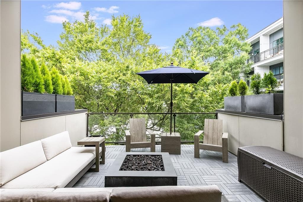 3 bedroom, 4 bathroom, 2,101 sq ft townhouse sold at 616 Angier Avenue 7, Atlanta, GA 30308