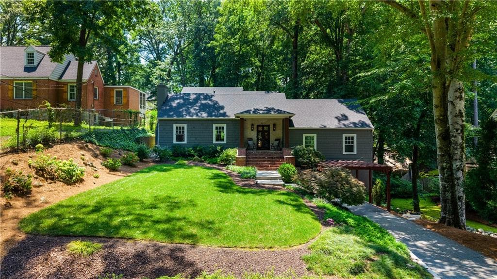 3 bedroom, 3 bathroom, 2,050 sq ft single family residence sold at 3072 Dale Drive, Atlanta, GA 30305