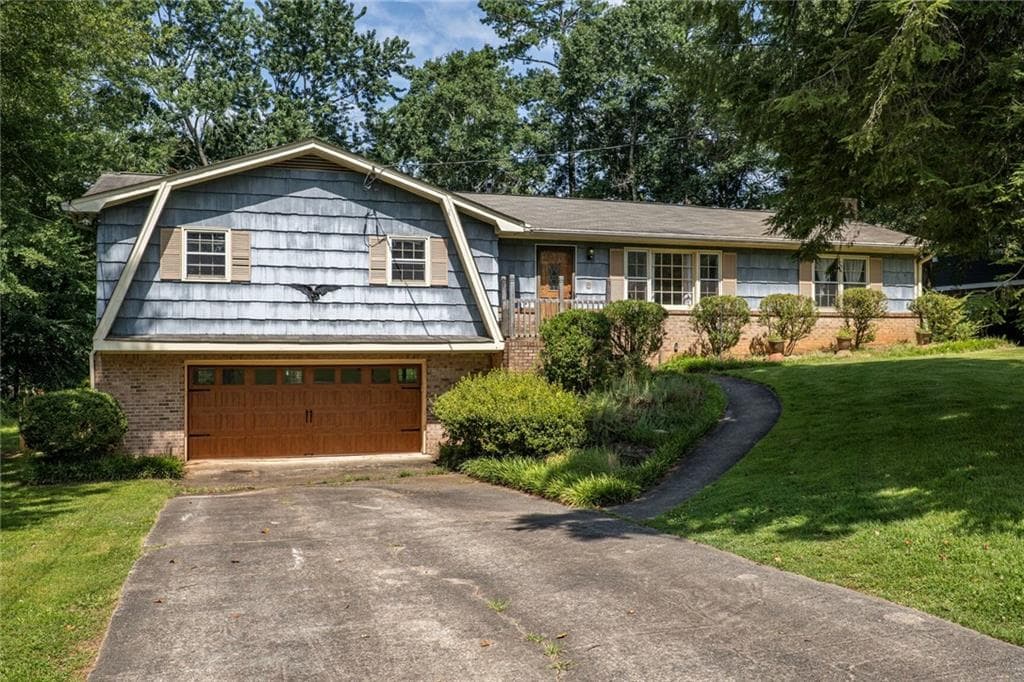 3 bedroom, 2 bathroom, 2,732 sq ft single family residence sold at 3465 Staci Court, Marietta, GA 30066