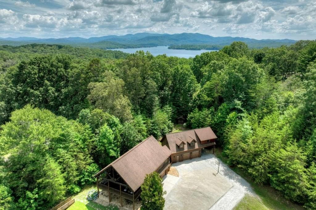 4 bedroom, 4 bathroom, 3,712 sq ft single family residence under contract at 11370 Morganton Highway, Morganton, GA 30560 — photo 4