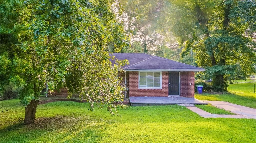 3 bedroom, 2 bathroom, 1,111 sq ft single family residence under contract at 1803 Hollyhock Terrace, Decatur, GA 30032