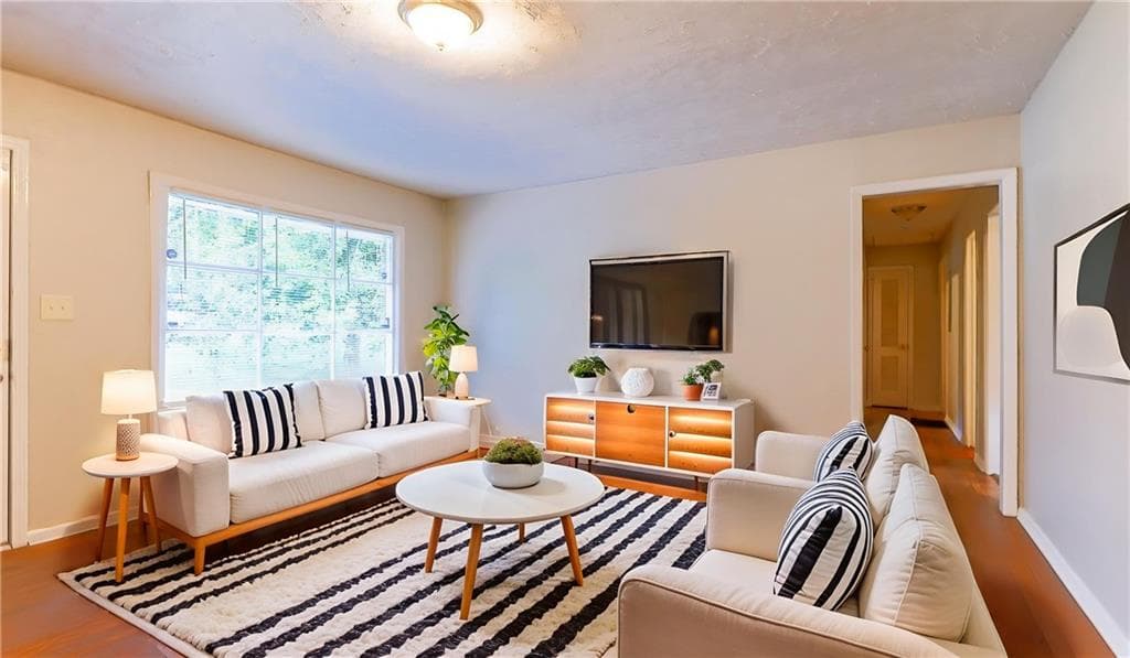 3 bedroom, 2 bathroom, 1,111 sq ft single family residence under contract at 1803 Hollyhock Terrace, Decatur, GA 30032 — photo 5