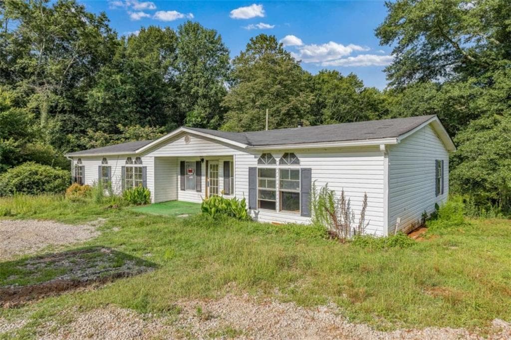 3 bedroom, 2 bathroom, 1,336 sq ft single family residence sold at 1384 Pocket Road, Braselton, GA 30517