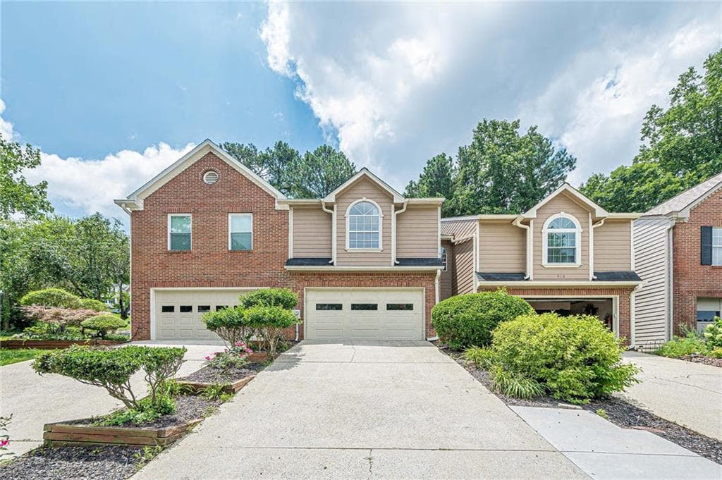 2 bedroom, 3 bathroom, 1,537 sq ft condominium sold at 912 Edgewater Circle, Marietta, GA 30062