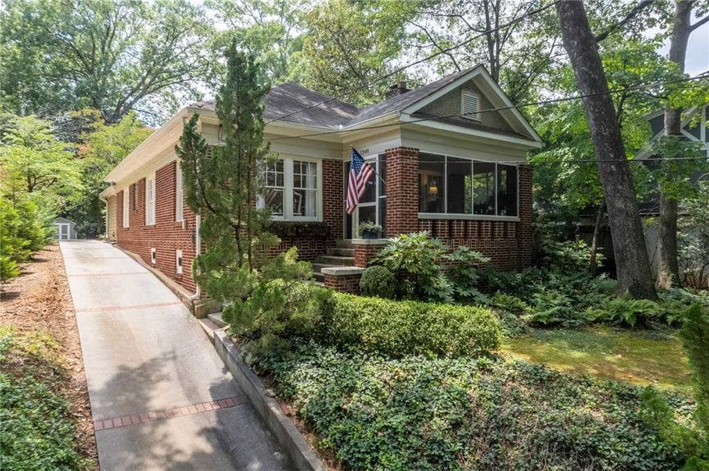 3 bedroom, 3 bathroom, 1,920 sq ft single family residence sold at 1390 Northview Avenue, Atlanta, GA 30306