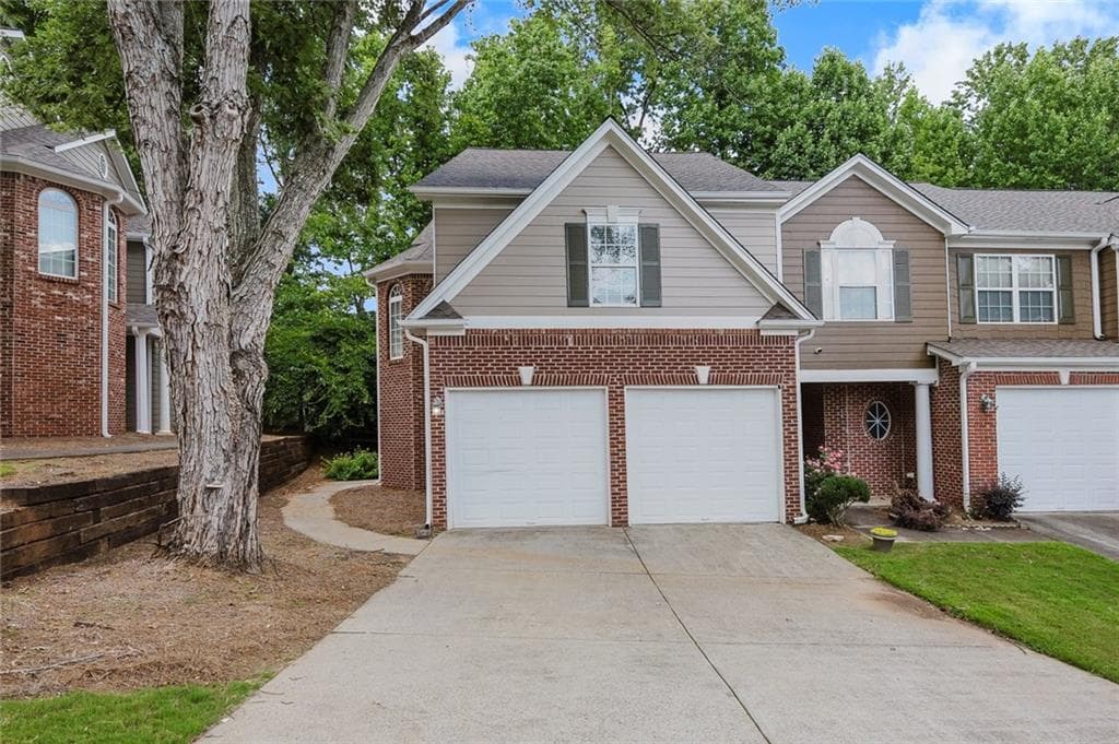 3 bedroom, 3 bathroom, 1,903 sq ft townhouse under contract at 2700 Pierce Brennen Court, Lawrenceville, GA 30043 — photo 2