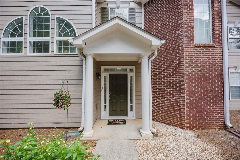 3 bedroom, 3 bathroom, 1,903 sq ft townhouse under contract at 2700 Pierce Brennen Court, Lawrenceville, GA 30043 — photo 4