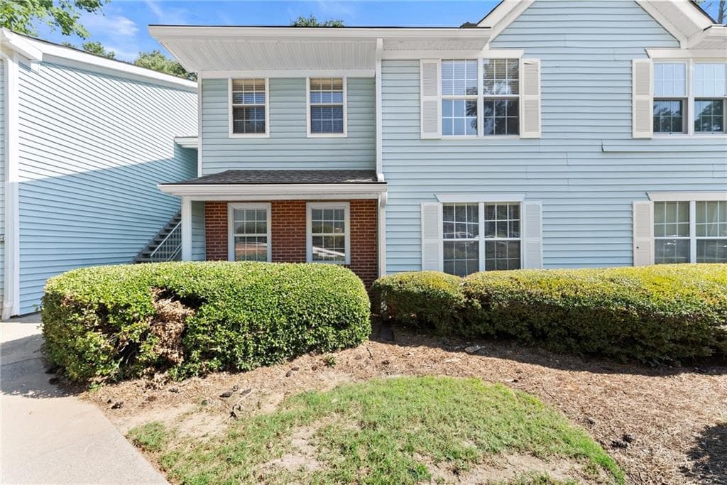 2 bedroom, 2 bathroom, 1,306 sq ft condominium sold at 4053 Whitehall Way, Alpharetta, GA 30004