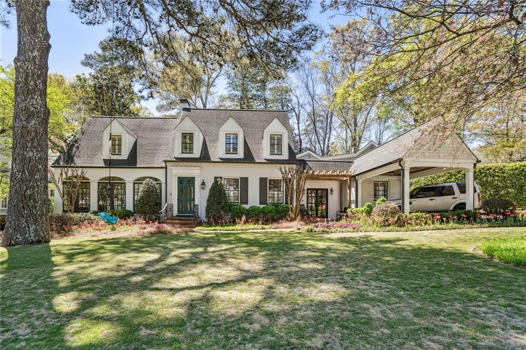 4 bedroom, 4 bathroom, 2,496 sq ft single family residence sold at 527 Brentwood Drive, Atlanta, GA 30305