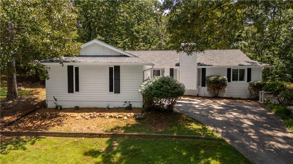 559 Honeysuckle Road, Gainesville, GA 30501 — most recent listing photo