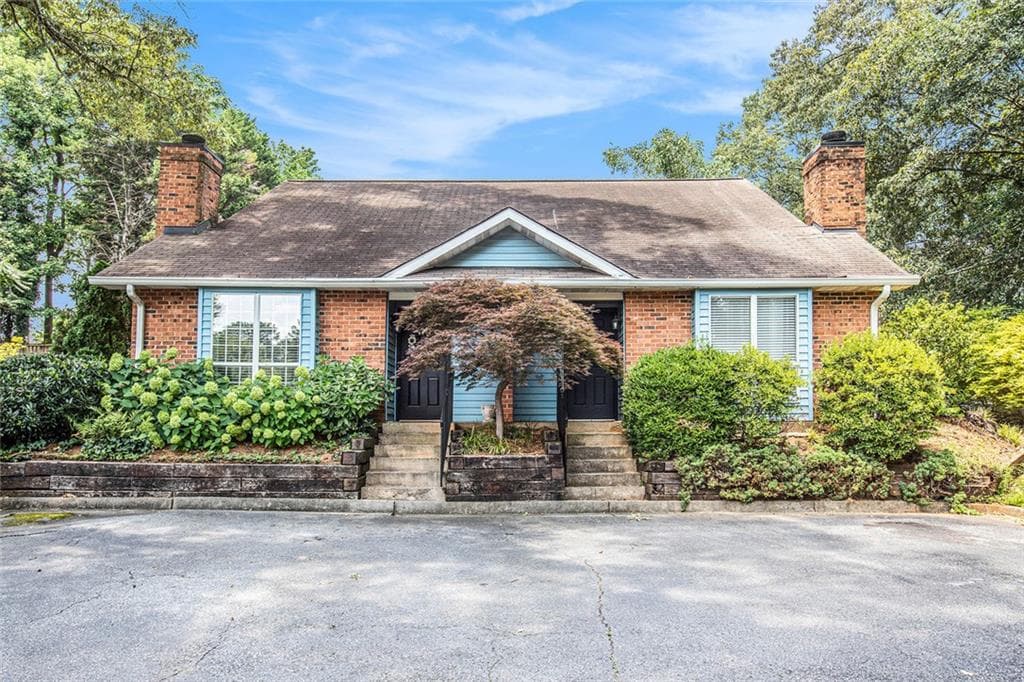 2 bedroom, 2 bathroom, 1,470 sq ft townhouse sold at 1195 Minhinette Drive F, Roswell, GA 30075