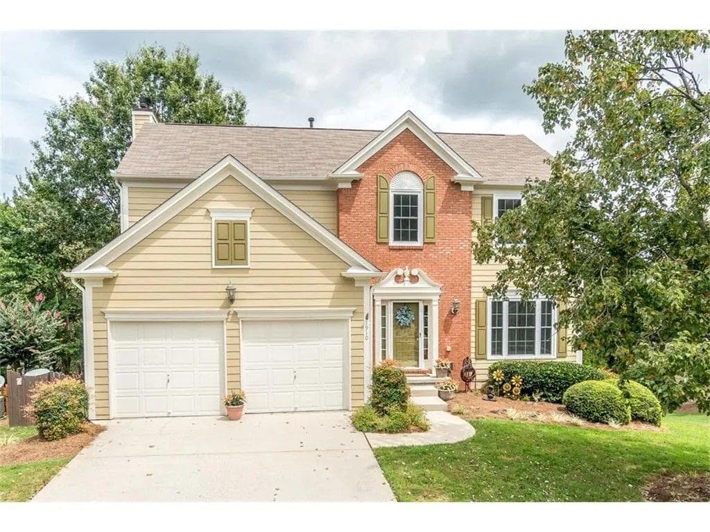 5 bedroom, 4 bathroom, 2,928 sq ft single family residence sold at 1910 CHATTAHOOCHEE Drive, Duluth, GA 30097