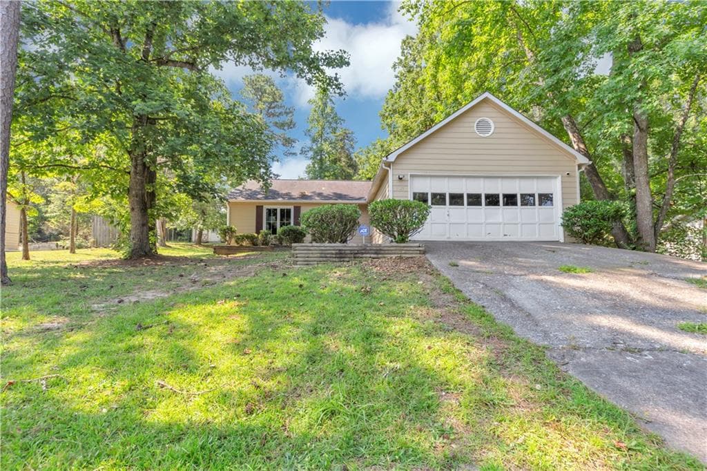 6725 River Glen Drive, Riverdale, GA 30296 — most recent listing photo