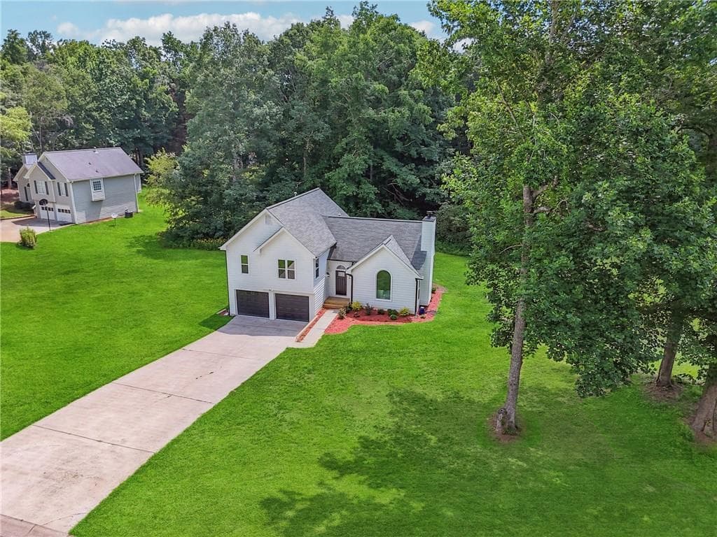 5825 Rolling Oaks Circle, Cumming, GA 30040 — most recent listing photo