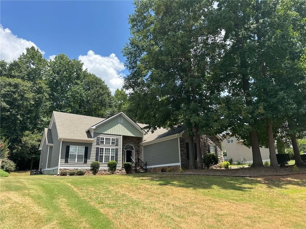 3 bedroom, 2 bathroom, 2,291 sq ft single family residence sold at 68 Glencrest Drive, Commerce, GA 30529