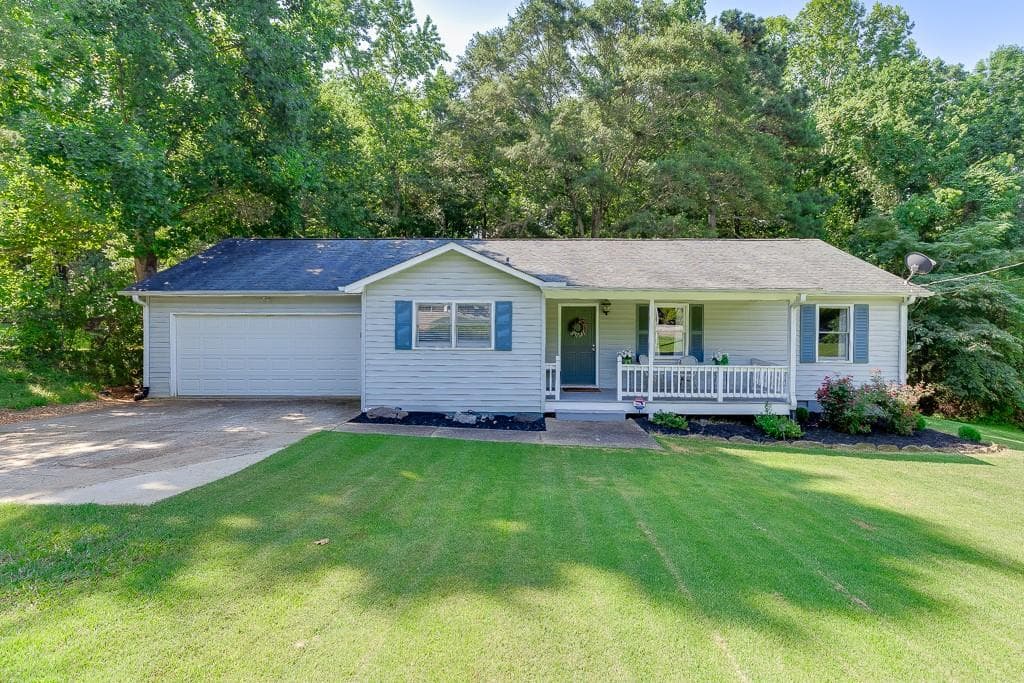 5887 Meadow View Lane, Flowery Branch, GA 30542 — most recent listing photo