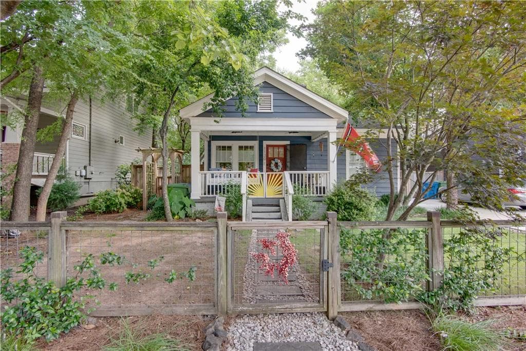 3 bedroom, 2 bathroom, 1,431 sq ft single family residence sold at 1130 Hardee Street, Atlanta, GA 30307