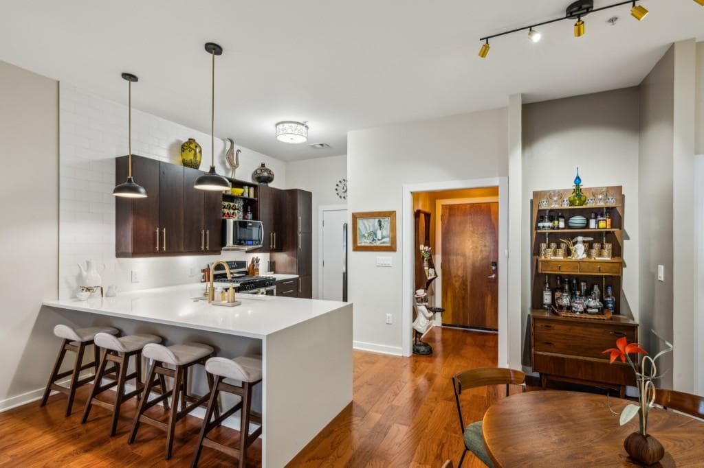 1 bedroom, 1 bathroom, 810 sq ft condominium sold at 870 Inman Village Parkway 224, Atlanta, GA 30307
