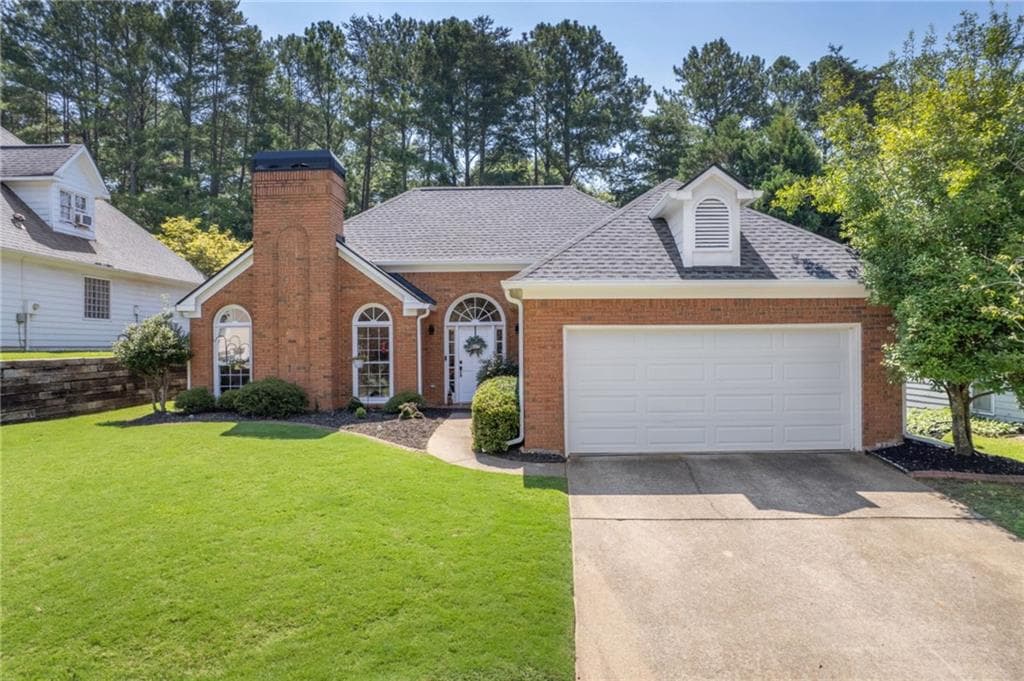 3 bedroom, 2 bathroom, 1,938 sq ft single family residence sold at 180 Glen Holly Drive, Roswell, GA 30076
