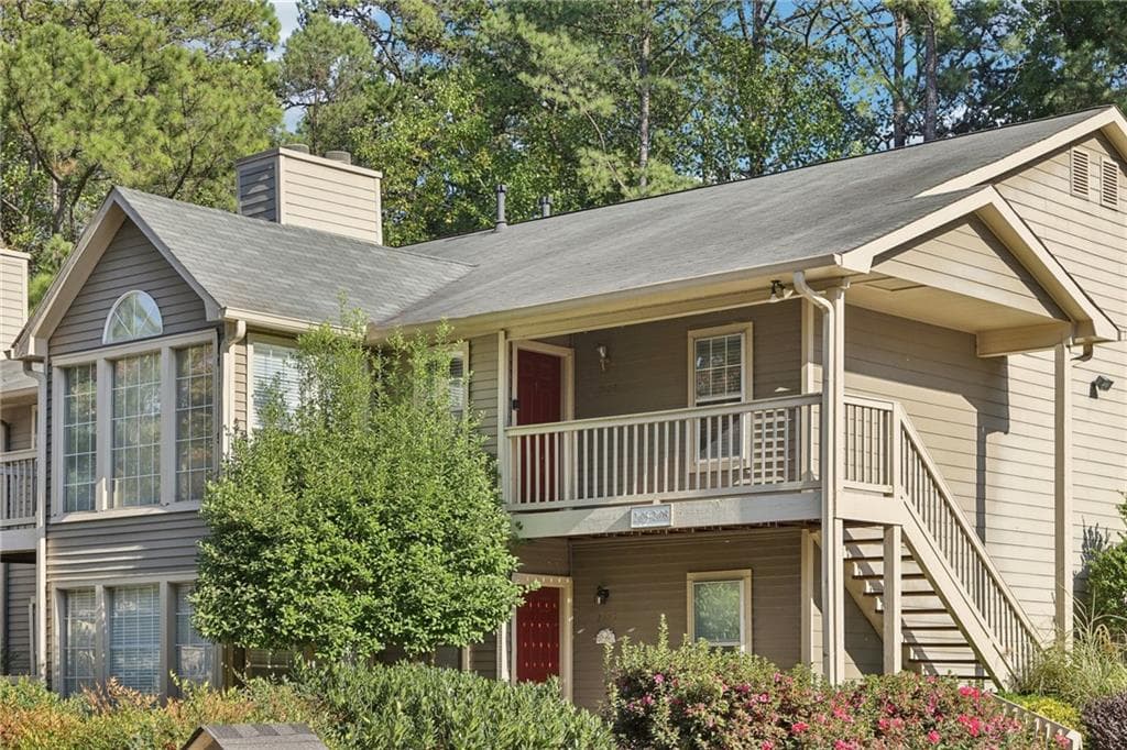 2 bedroom, 2 bathroom, 1,244 sq ft condominium sold at 2408 Country Park Drive, Smyrna, GA 30080