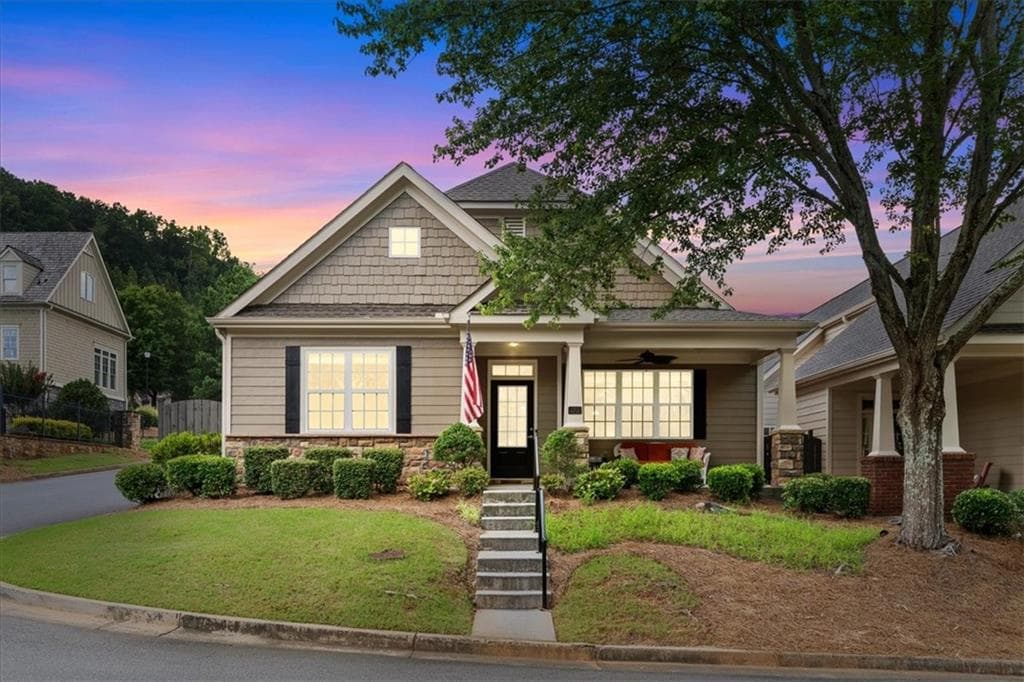 2 bedroom, 2 bathroom, 1,458 sq ft single family residence sold at 301 Glens Way, Woodstock, GA 30188