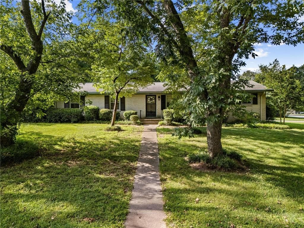 2219 Lisa Drive, Marietta, GA 30067 — most recent listing photo
