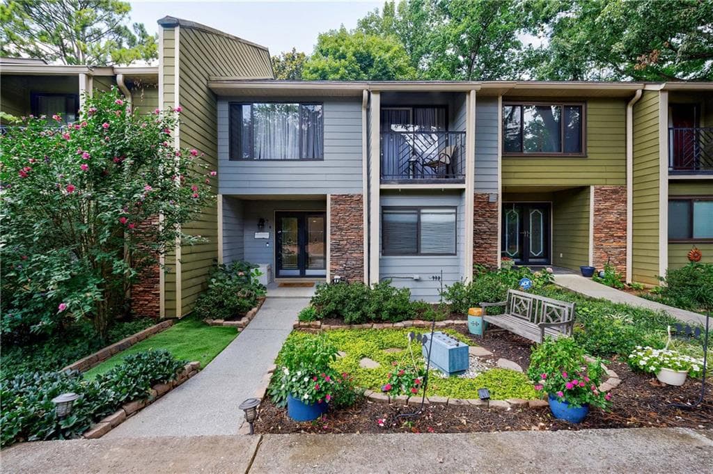 74 Goldrush Circle, Sandy Springs, GA 30328 — most recent listing photo