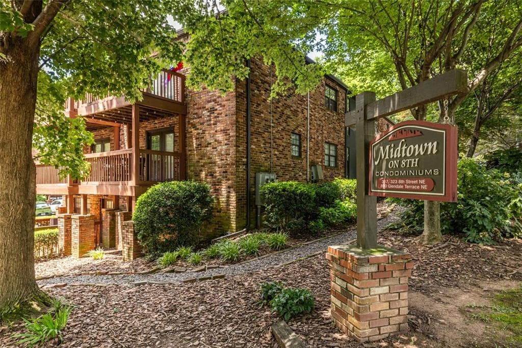 1 bedroom, 1 bathroom, 475 sq ft condominium sold at 323 8th Street 9, Atlanta, GA 30309