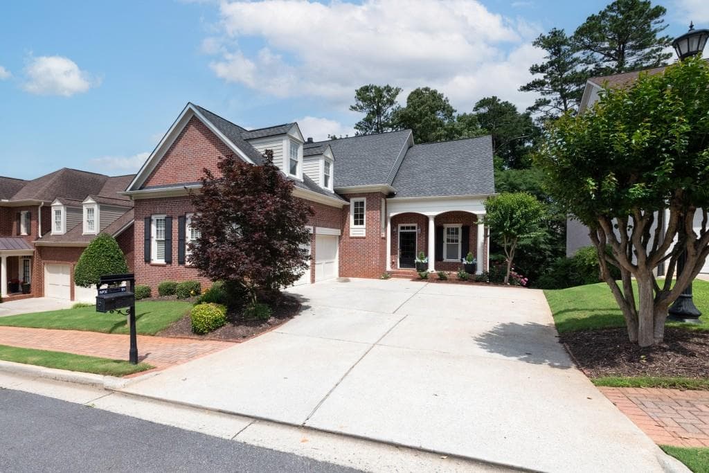 1560 Heritage Trail, Roswell, GA 30075 — most recent listing photo