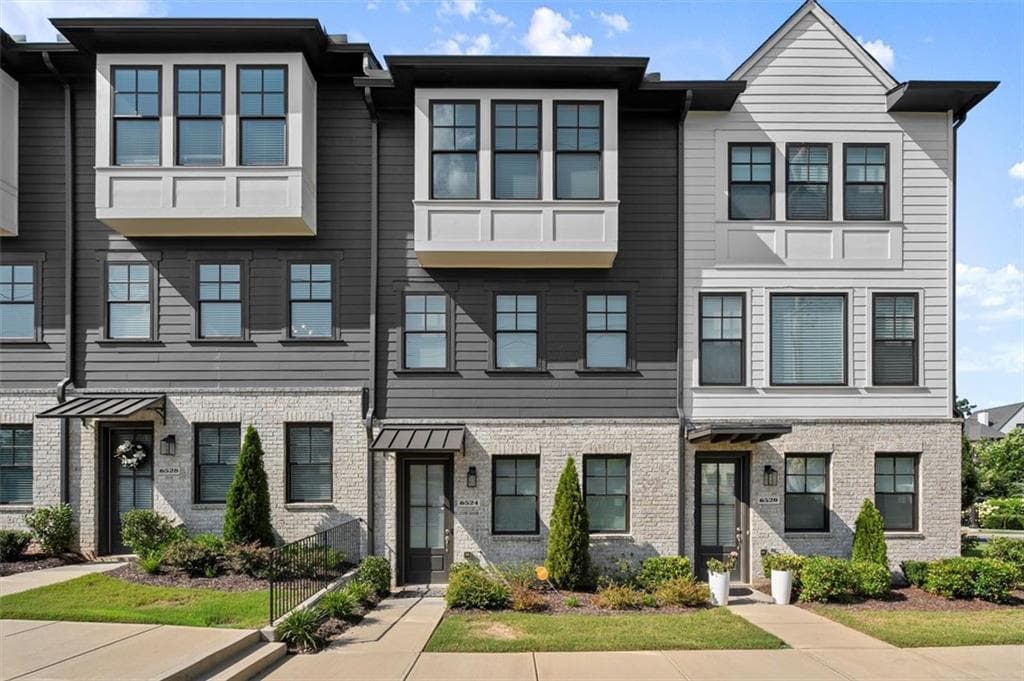 6524 BEACON Drive, Sandy Springs, GA 30328 — most recent listing photo