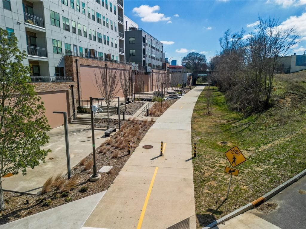 single family residence for sale at 1095 Northwest Drive, Atlanta, GA 30318 — photo 4