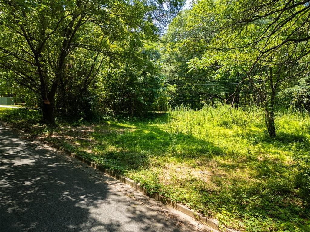 single family residence for sale at 1095 Northwest Drive, Atlanta, GA 30318 — photo 8